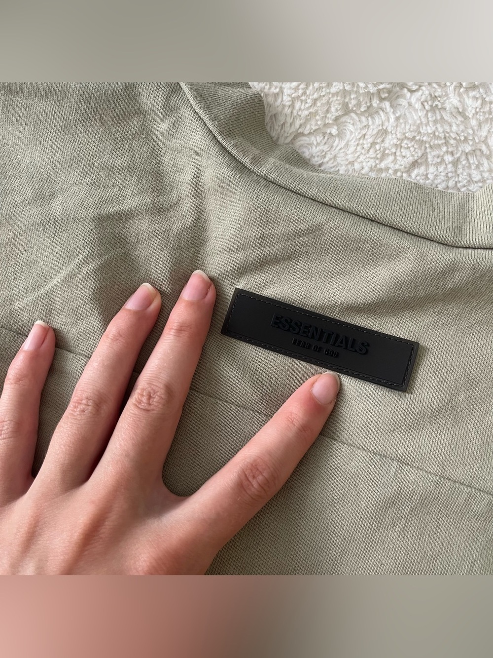 essentials❣️fear of god v-neck boxy t-shirt - Picture 12 of 12